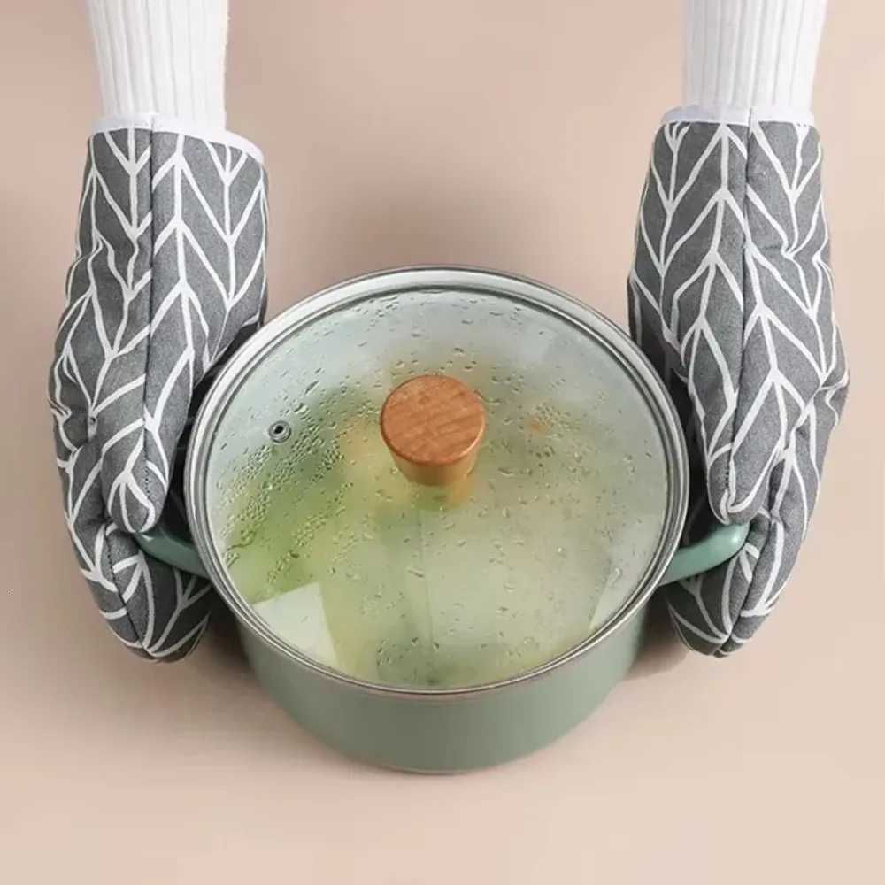 2pc kitchen Tool Heat-insating Gloves Anti-scald Microwave Gloves High Temperature Resistant Baking Oven Gloves Safe Cooking H251212