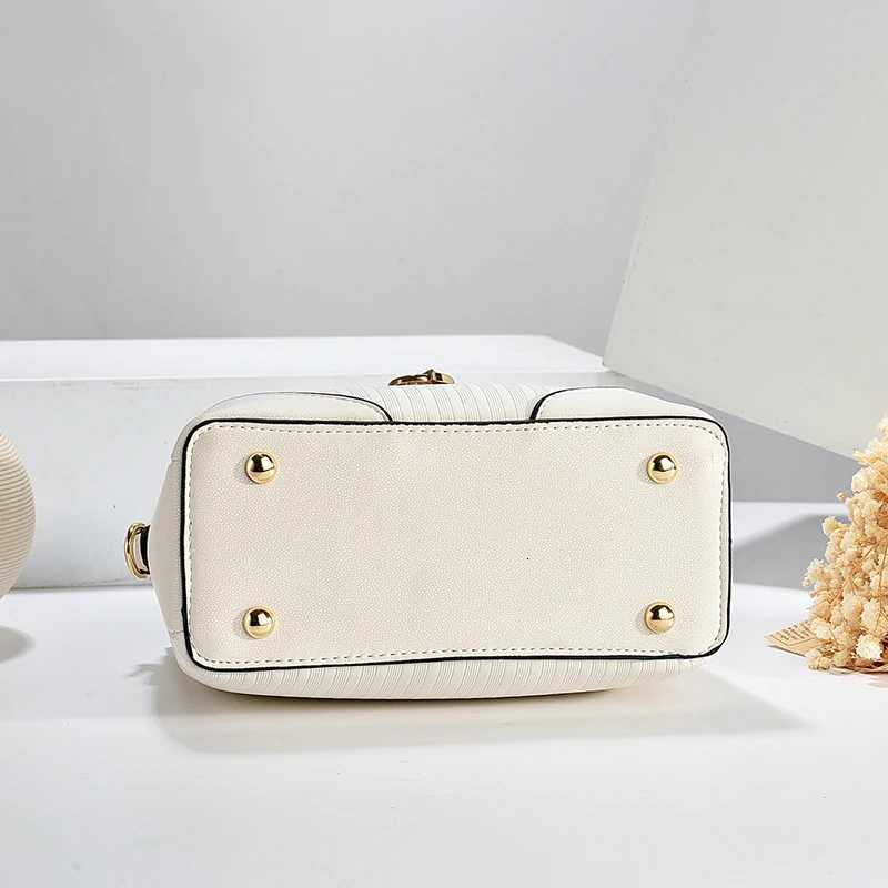 Womens Casual Shoulder Bag Bucket Bag Large Capacity Trendy And Stylish Handbag For Daily UseT251213