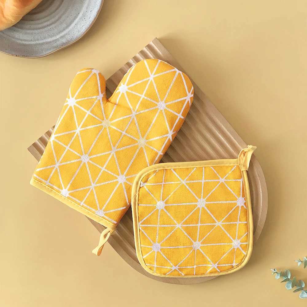 Cotton Linen Microwave Oven Baking Gloves Set of 2 Heat Resistant Oven Gloves with Heat Insation Pad for Kitchen Cooking Tools H251212