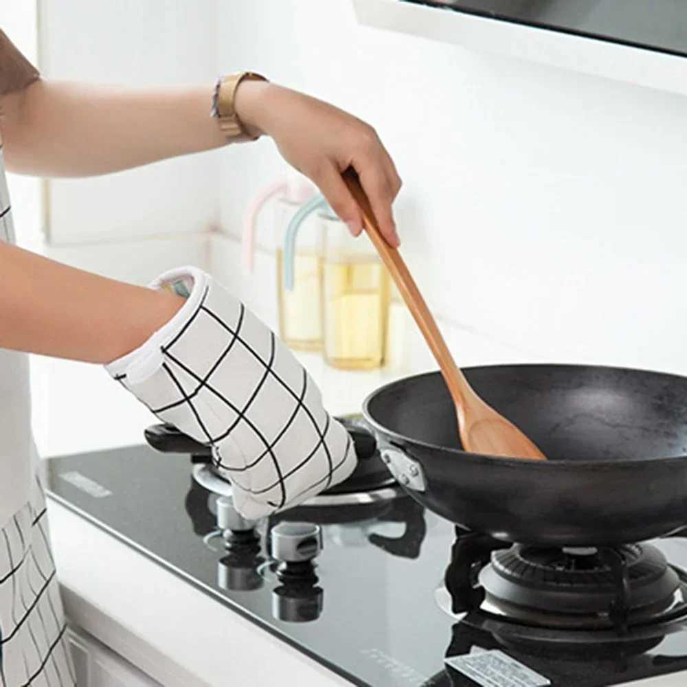 1/2pcs Kitchen Baking Gloves Microwave Oven Gloves High Temperature Resistant And Insated Gloves Oven Gloves HeatResistant Glo H251212