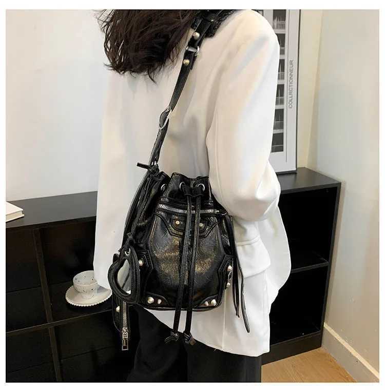 2025 Hardware Punk Crossbody Bag for Women Studded Drawstring Bucket Bag Edgy Shoulder Purse with Mirror Wallet 2 Pcs SetT251213