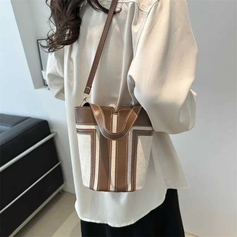 New Simple Bucket Bag Personalized Trendy Messenger Bag Fashionable Contrasting Color Portable Small Bag WomenT251213