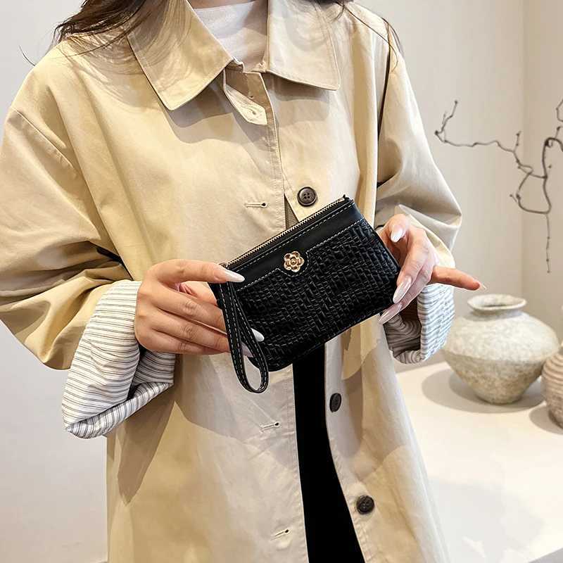 Wens Wristlet Wallet Small Card Holder Coin Purse with Wrist Strap Short Cpact Wallet for Cards C Y251213