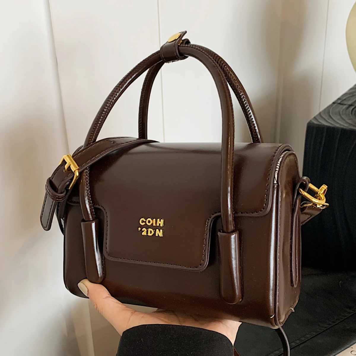 New style trendy solid color handbag niche design fashion letter versatile crossbody bag classic temperament shoulder bagT251213