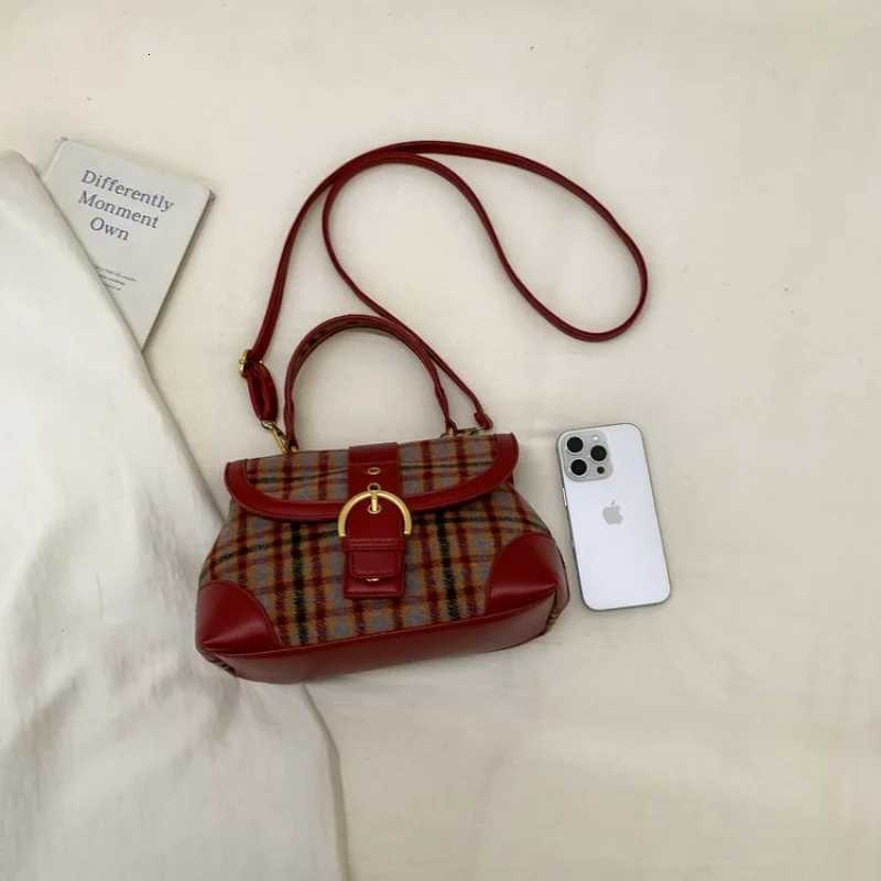 Vintage Suede Plaid Handbag for Women2025Winter New Versatile Retro Fashion Commuter Single Shoulder Crossbody BagT251213