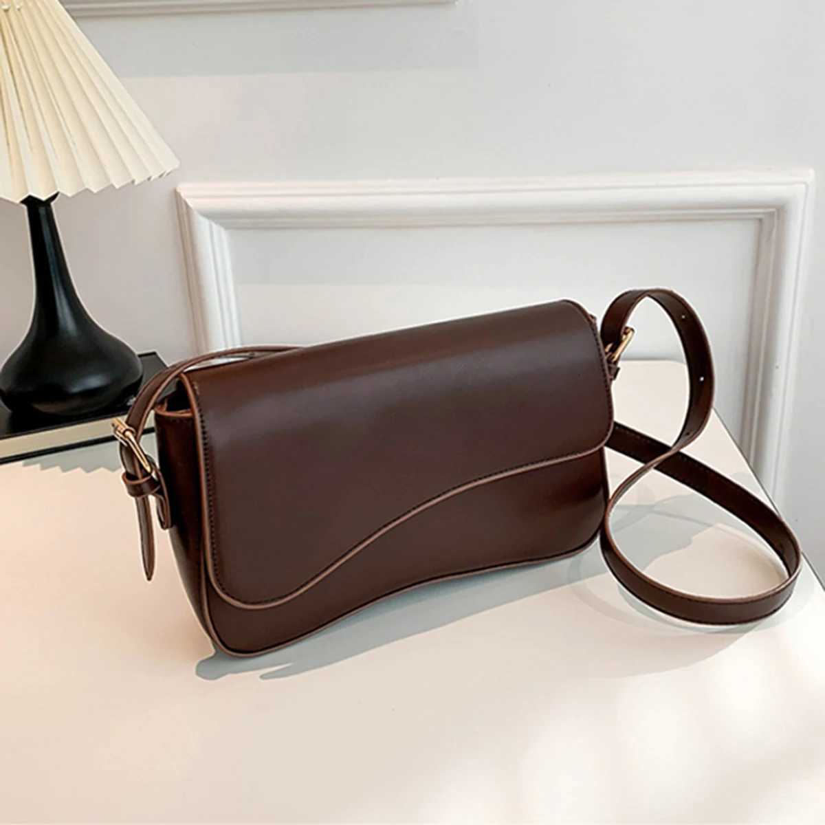 Coffee-Colored Simple Crossbody Bag Street Trend Light Luxury Exquisite Small Square Bag Womens Single-Shoulder Bag 1 PieceT251213