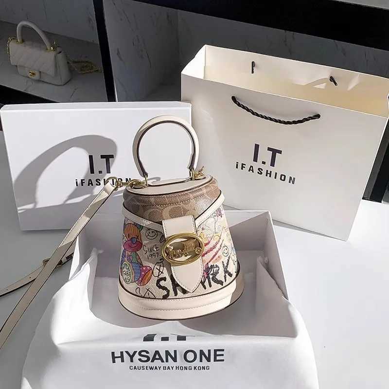 Womens handbag high-end designer single shoulder crossbody bag 2024 new light luxury contrasting color bucket bagT251213