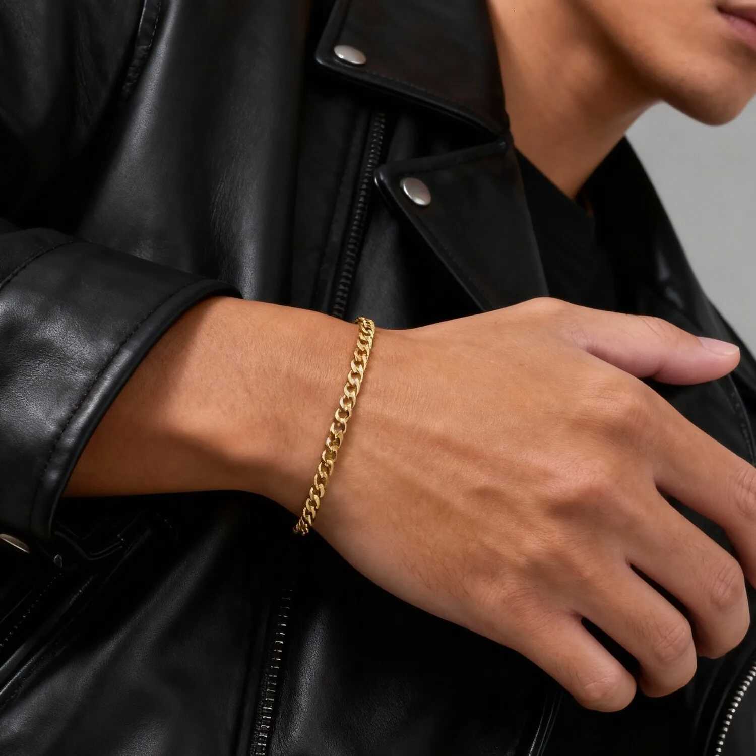 Gold Color Chain for Couple Women MenStainless Steel Heart Shape Zircon Adjustable WristbandValentines Day Gift M251213