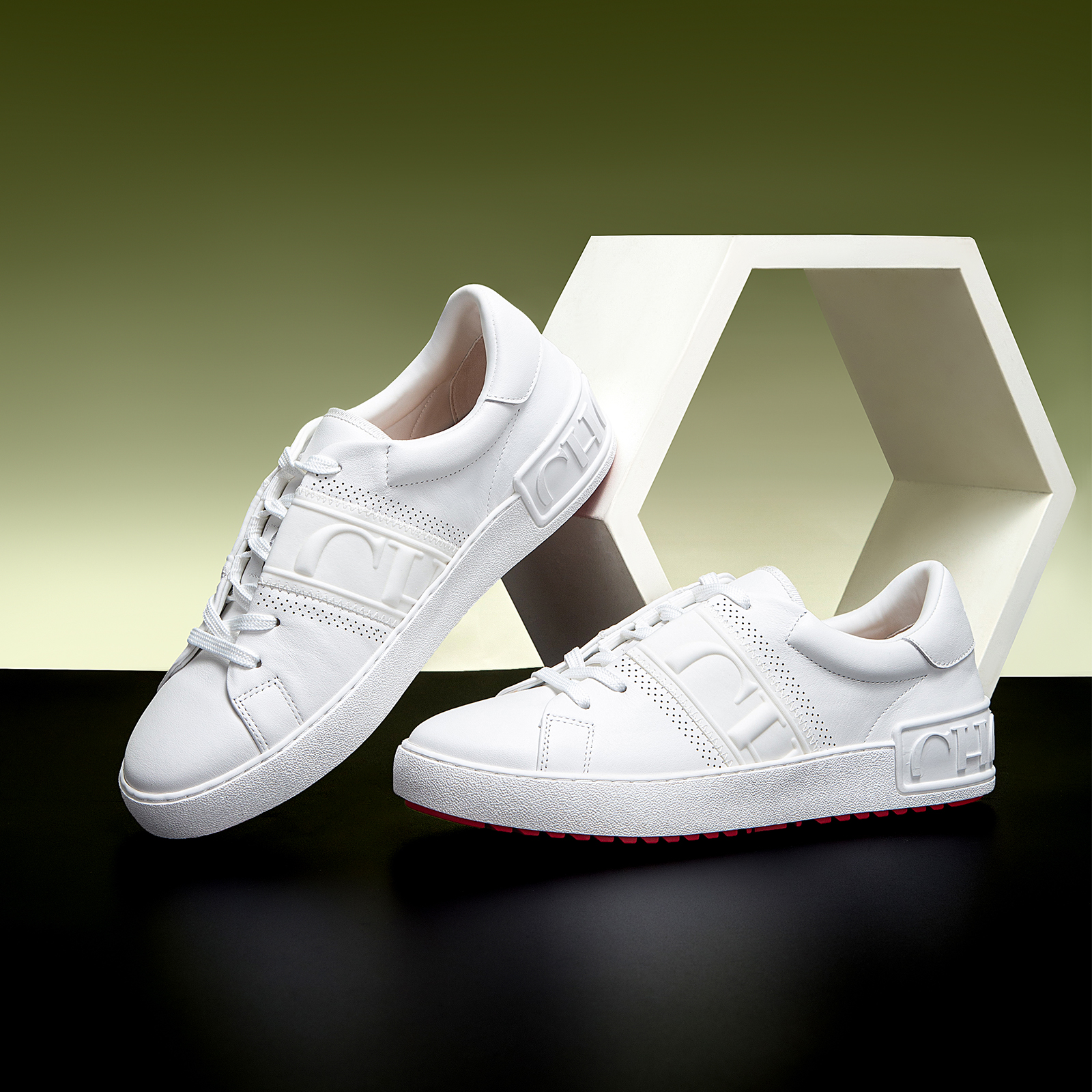 CHCH Women Casual Shoes White Flat Board Shoess Balance Technology Press Insole Comfort Sneakers Luxury Brand 2025 New