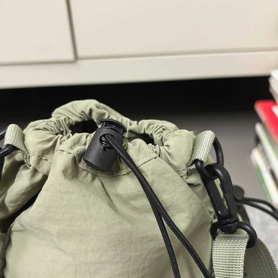 Lightweight Bucket Crossbody Bag for Women Nylon with String Opening Interior Phone PocketT251213