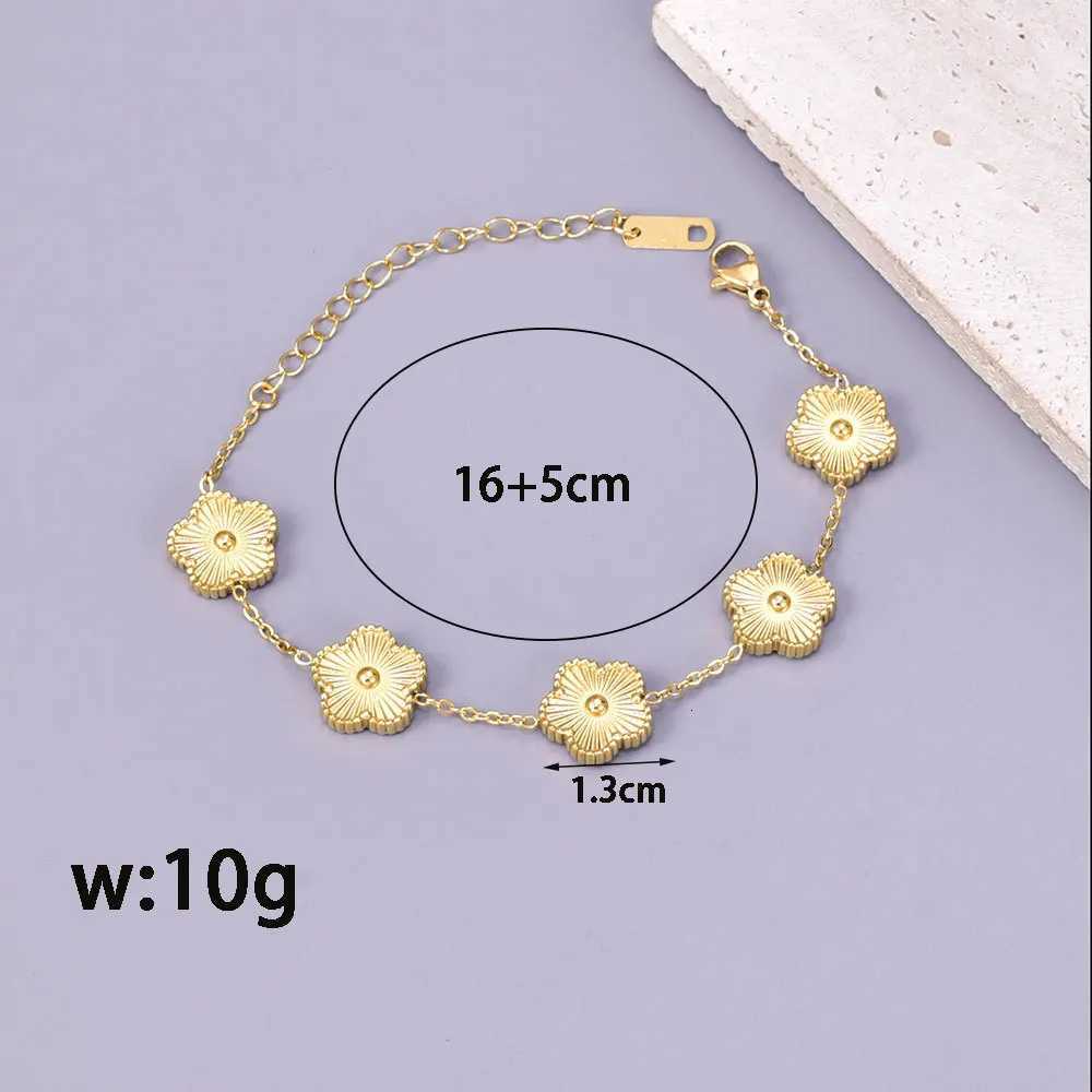 15 New Fashionable Five Flower Titanium Steel Lucky Five Flower Plated Womens Jewelry M251213
