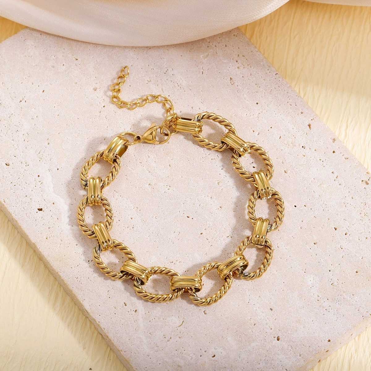 Womens Stainless Steel Thick Chain Oval Twist Jewelry Set M251213