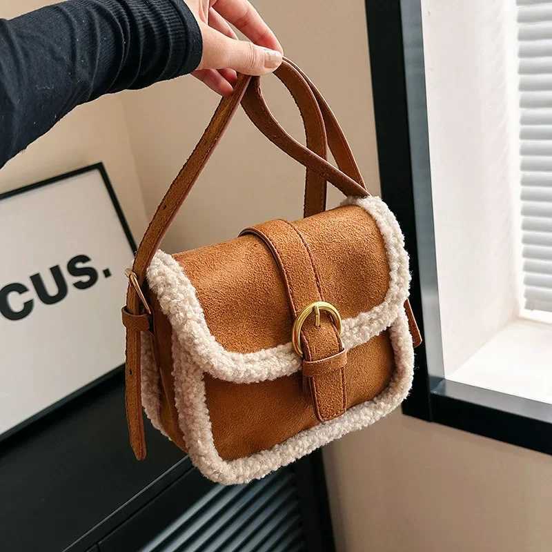 Lamb Wool Women Bag Retro Crossbody Bag for Women Versatile Cute Purse and Handbags Women Shoulder Bag Bolsos De Mujer SacT251213