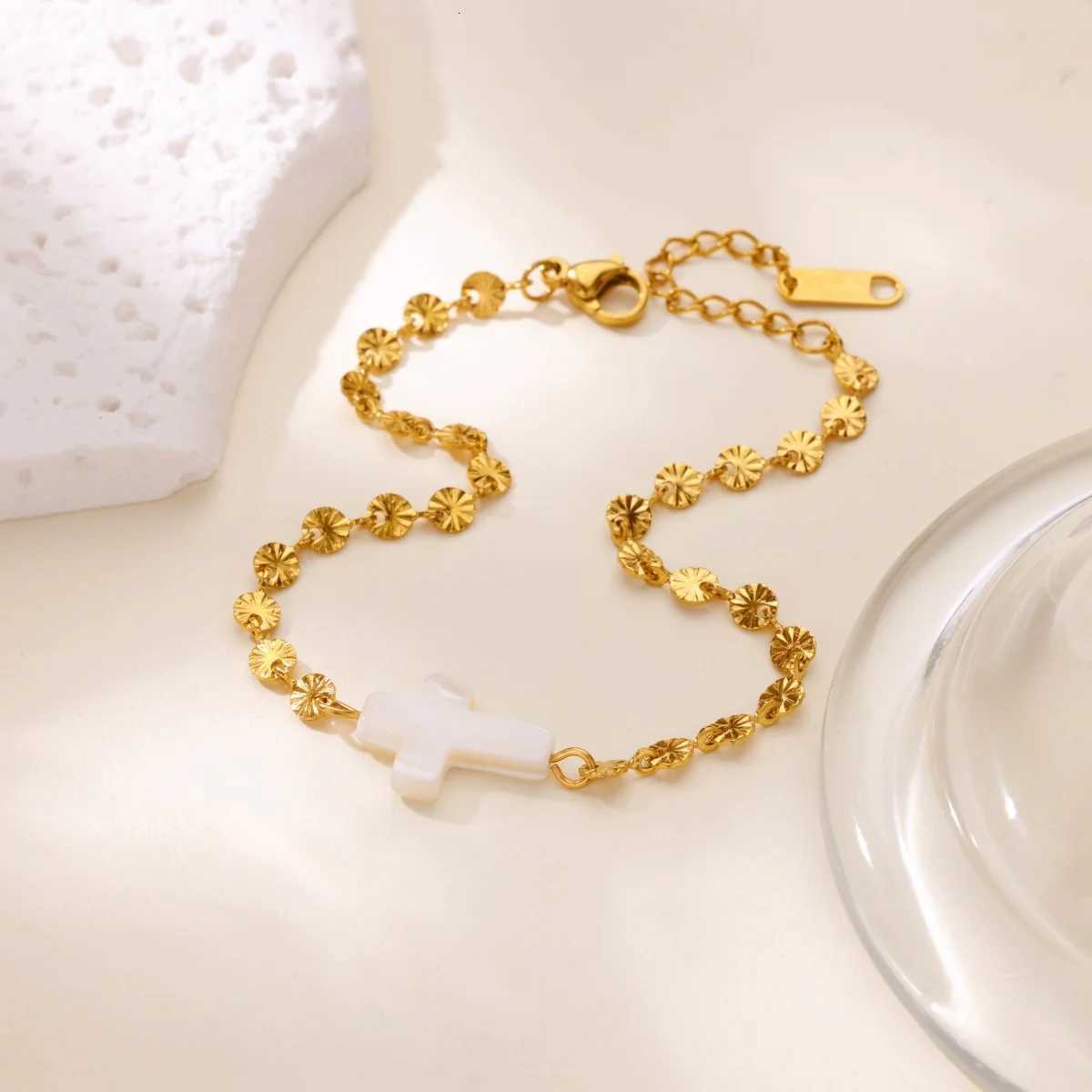 Free Shipping Fashion Cross For Women Stainless Steel Gold Color Chain 2025 New Party Wedding Couple Jewelry M251213