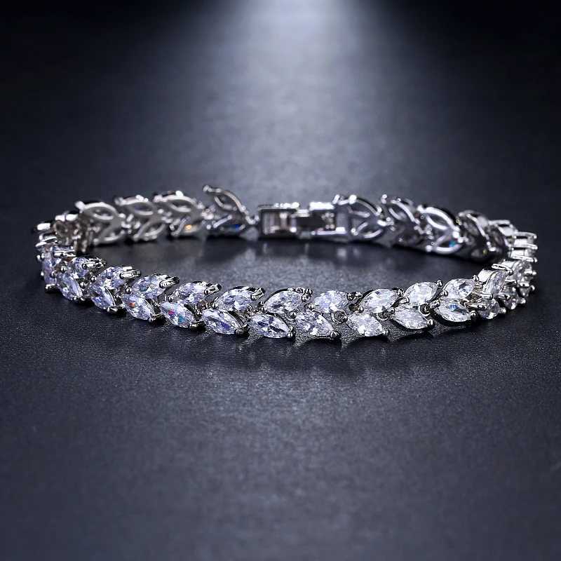 Trendy Charm Cubic Zirconia Bangles For Bride s Jewelry Sliver Color Clear CZ Crystal Bangles For Women M251213