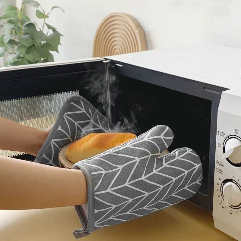 Cotton Linen Microwave Oven Baking Gloves Set of 2 Heat Resistant Oven Gloves with Heat Insation Pad for Kitchen Cooking Tools H251212