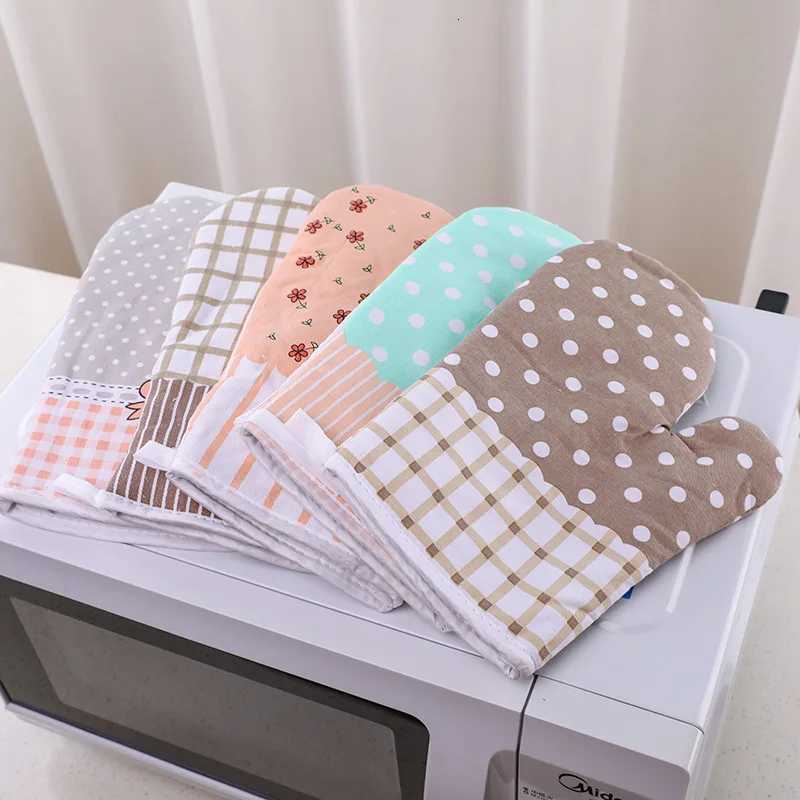 1Pc Insated Gloves Microwave Oven Baking Cute High Temperature Resistant Kitchen Heat-resistant Oven Microwave Oven Gloves H251212