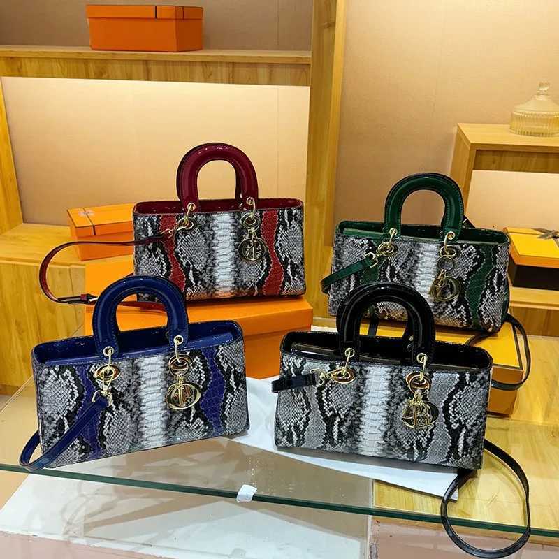 1pcs Womens Elegant PU Leather Handbag Snake Print Crossbody Bag Stylish Evening Clutch Shoulder Purse DesignT251213