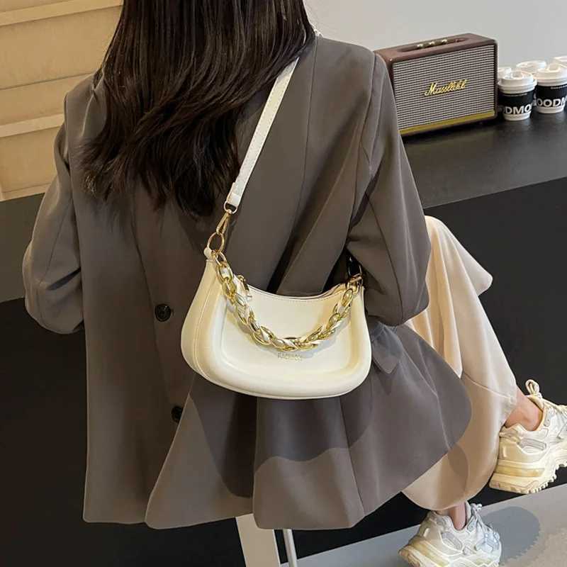 Fashion Chain Handbags Womens Crossbody Bags Solid PU Leather Shoulder Bag For Daily UsedT251213