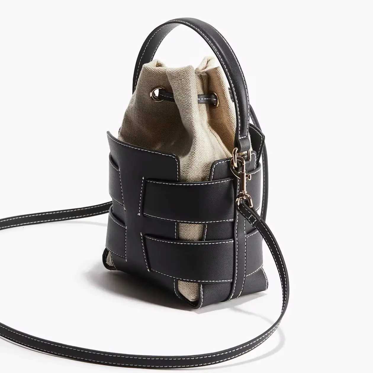 Luxury Design Crossbody Bucket Bag Fashionable Hollow Out Handbags Womens Leisure Outdoor Small Shoulder BagsT251213