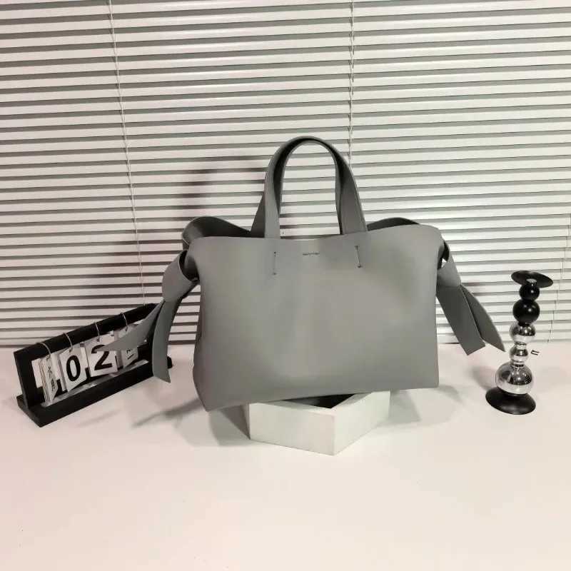 Fashion Bow-decorated Tote Bag Genuine Leather Shoulder Crossbody Bag Commuter Portable Bucket Bag/womens Handbag/shoulder BagT251213