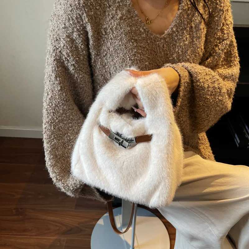 New Cute and Versatile Faux Fur Top Handle Bag Women Fashion Korean Crossbody Shoulder Bag Leisure Commuting Bucket BagT251213