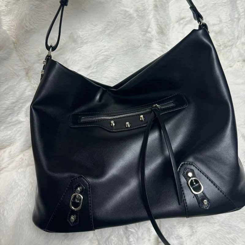 Niche Design New Wens Motorcycle Punk Shoder Bag Large Capacity Tote Bag Cmuter Y2K Crossbody Bag Y251213