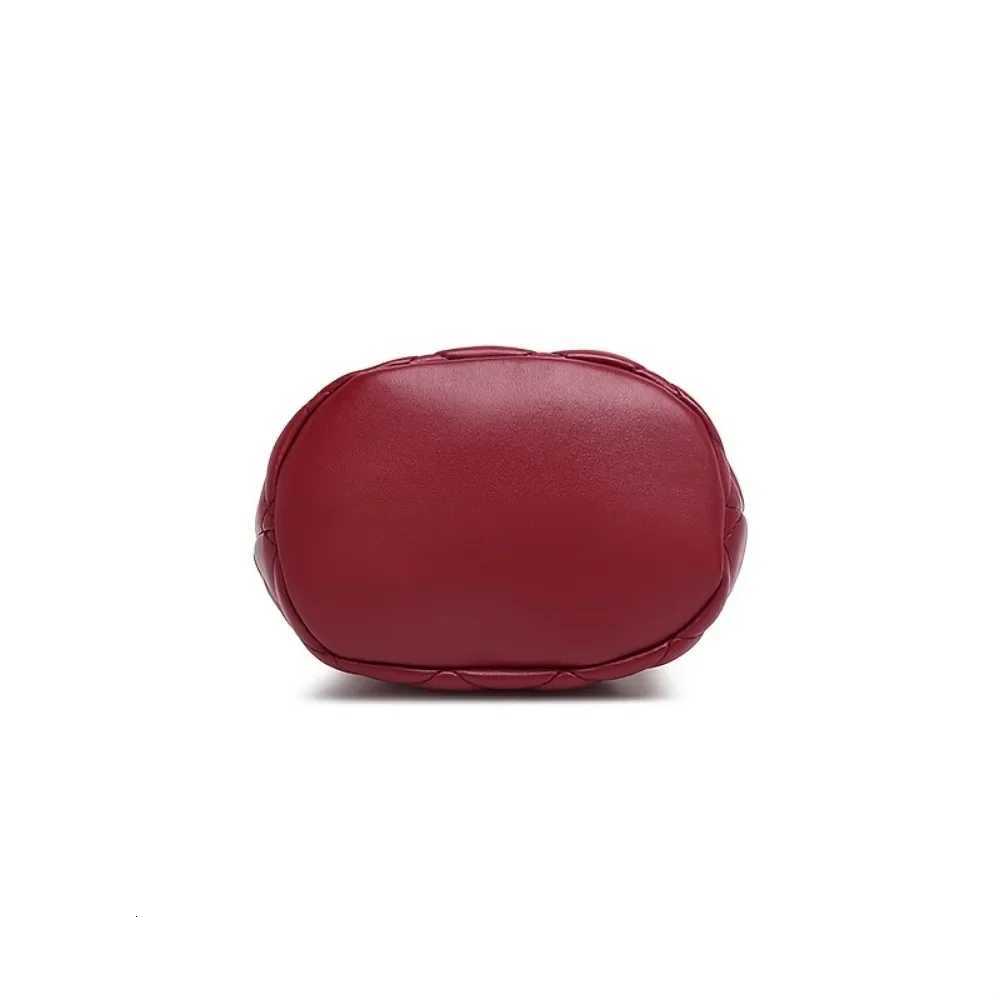 Leather Drawstring Bucket Crossbody Women Quilted Top Handle Bag Barrel Bag Strap Chain Shoulder Strap Drawstring Crossbody BagT251213