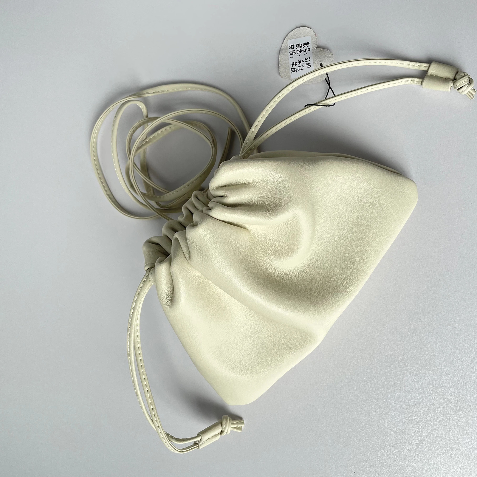 Sheepskin drawstring cloud bag 2025 summer n soft genuine leather handbag shoulder fashionable women crossbody 251216