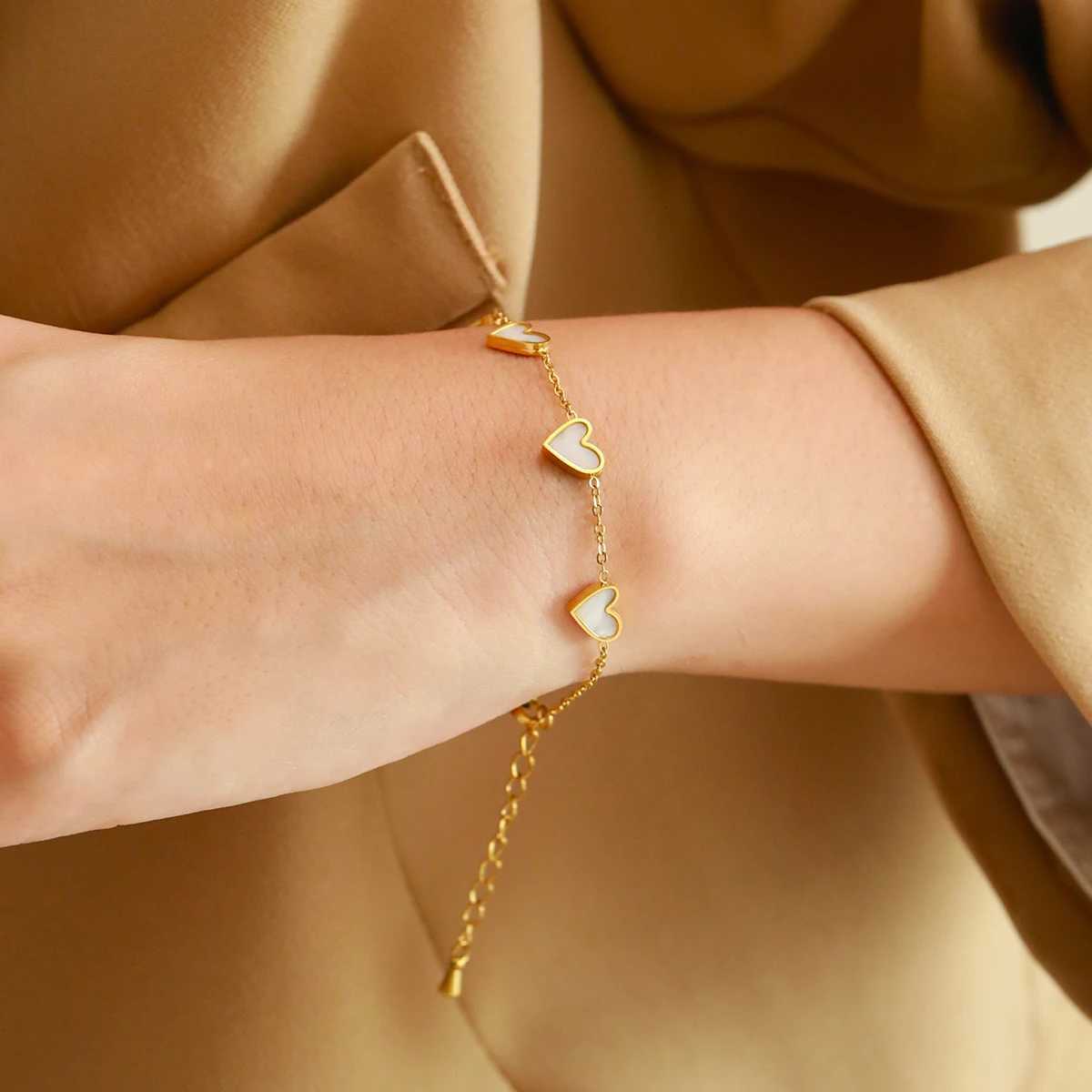 Romantic Heart for Women Multi-color StainlESS Steel Gold Plated Luxury Wrist Chain Jewelry Girl Gifts M251213