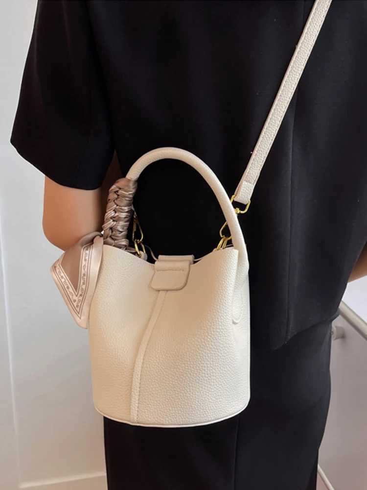 High-Grade Textured Mini Bucket Bags 2024 Fashion Soft Leather Hasp Crossbody Bag Lady Daily Commuter HandbagsT251213