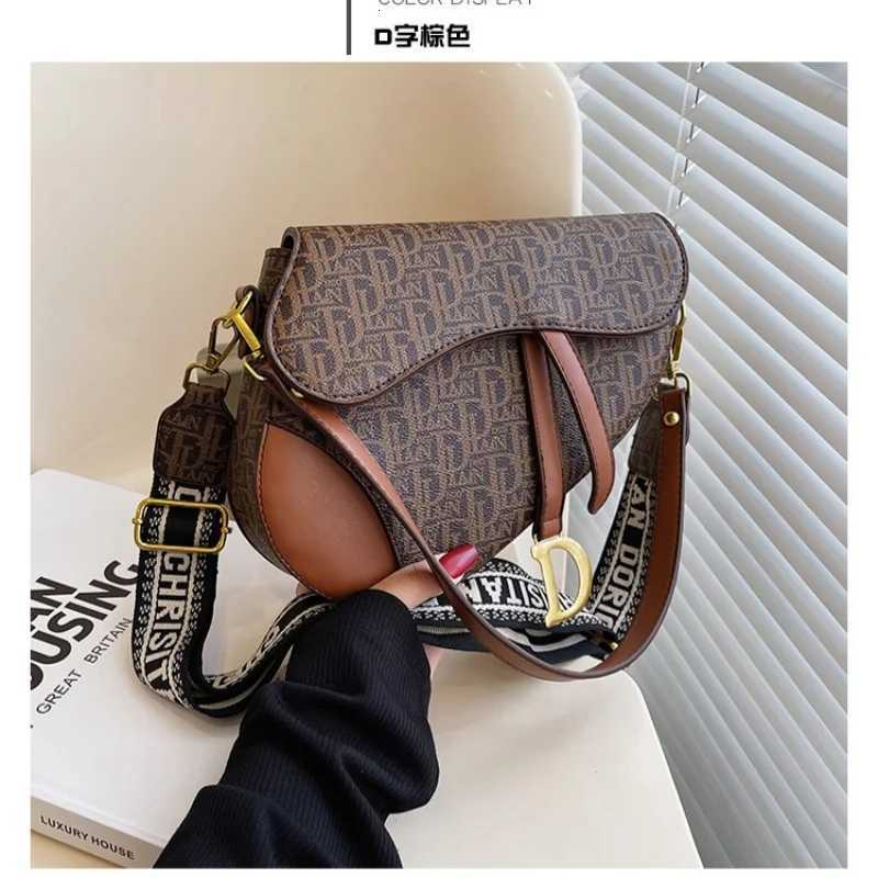 Womens Fashion Shoulder Bag Vintage Casual Crossbody Bag with Comfortable Wide StrapT251213