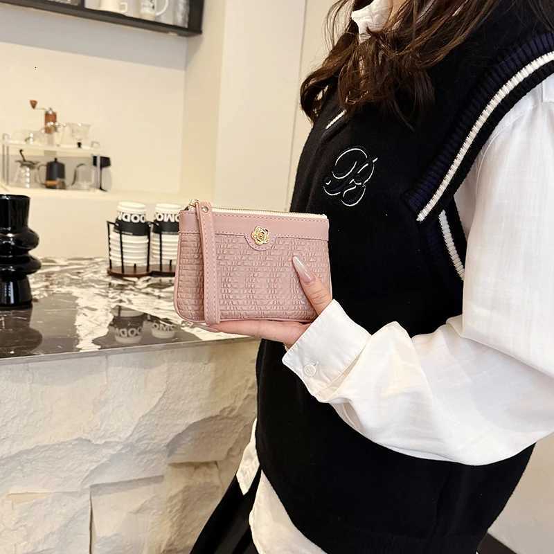 Wens Wristlet Wallet Small Card Holder Coin Purse with Wrist Strap Short Cpact Wallet for Cards C Y251213