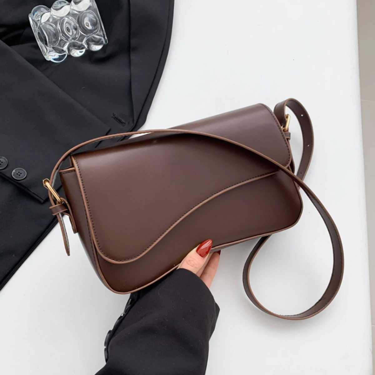 Coffee-Colored Simple Crossbody Bag Street Trend Light Luxury Exquisite Small Square Bag Womens Single-Shoulder Bag 1 PieceT251213