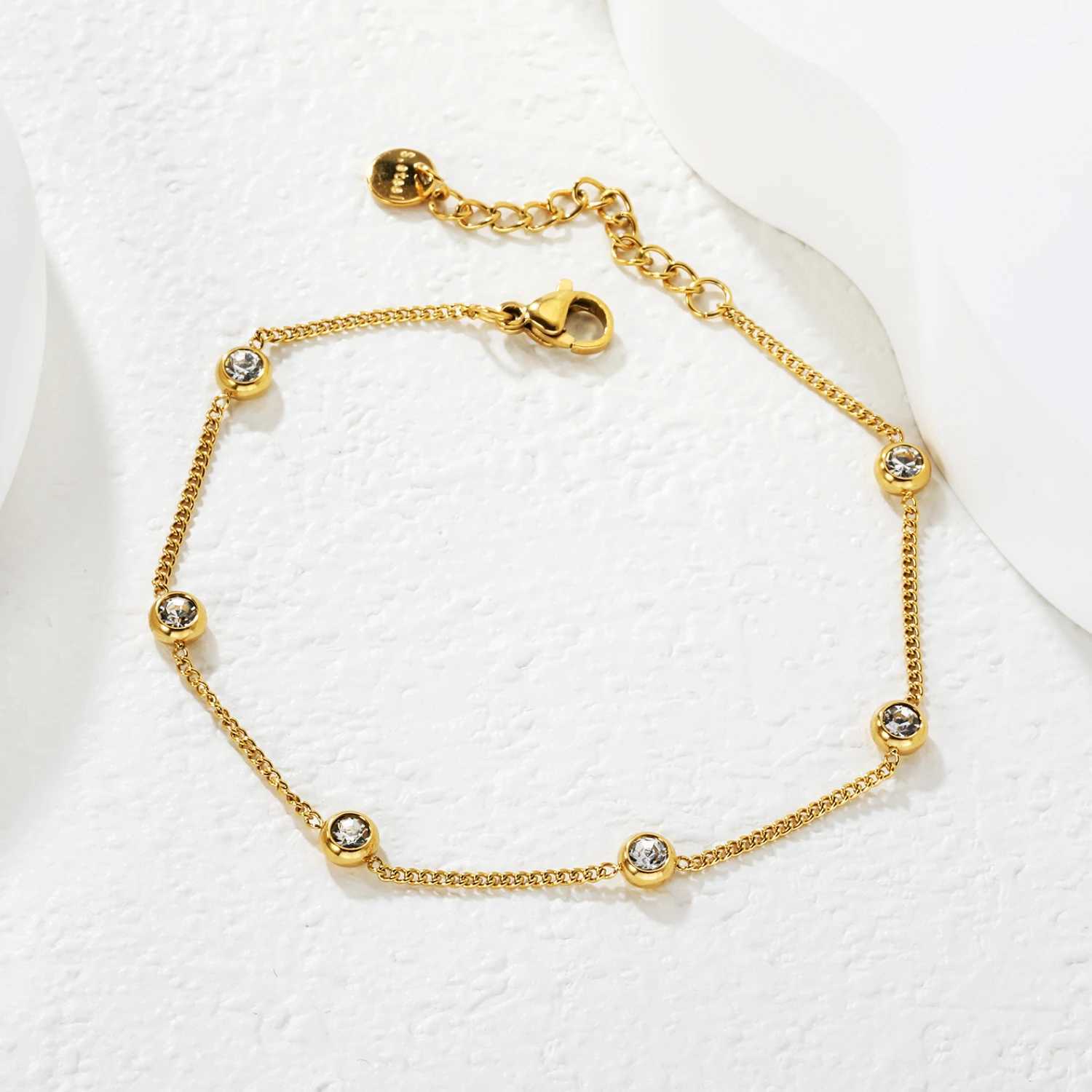 Simple and Elegant Fashion Round Diamond Stainless Steel Gold-plated Waterproof Jewelry Date Accessory Gift for Girls M251213