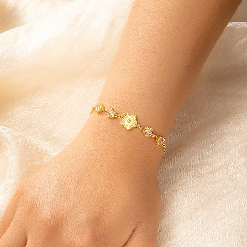 ANENJERY 316L Stainless Steel Lucky Flower Green White Zircon Jewelry For Women French Vintage New Jewelry Gifts M251213