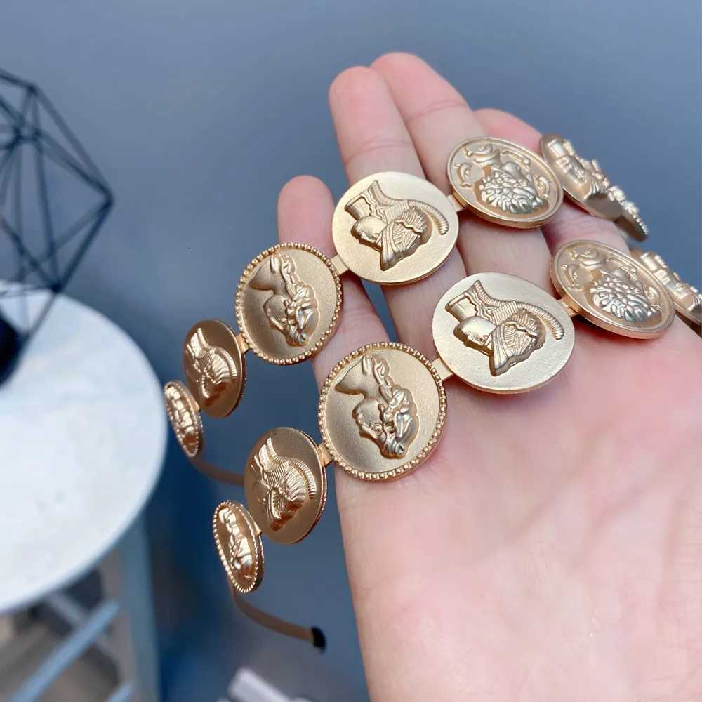 Golden Retro Portrait Crown band Rhinestone Metal Haiands Luxury Hair Decorate band Alloy Hair Hoops Hair Accories Y251213