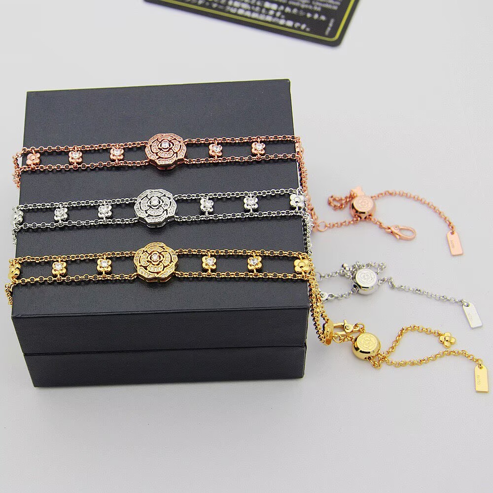 European American Fashion Letters Camellia Titanium Steel Micro Inlaid Zircon Luxury Retro Bracelet with Box High Quality Textured Statement Jewelry G