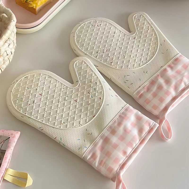 New Cute Silicone Kitchen Single Oven Glove Mitts Insation Heat Resistant Oven Microwave Glove Baking Tools H251212