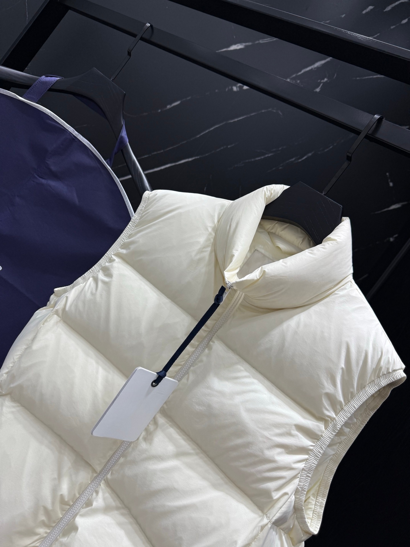 2025 New Men's Down Vest - Stylish and Versatile