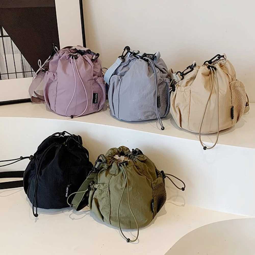 European and American Ins Style Water-repellent Nylon Cloth Bag for Women New Simple Versatile Bucket Bag Fashion Niche HandbagsT251213
