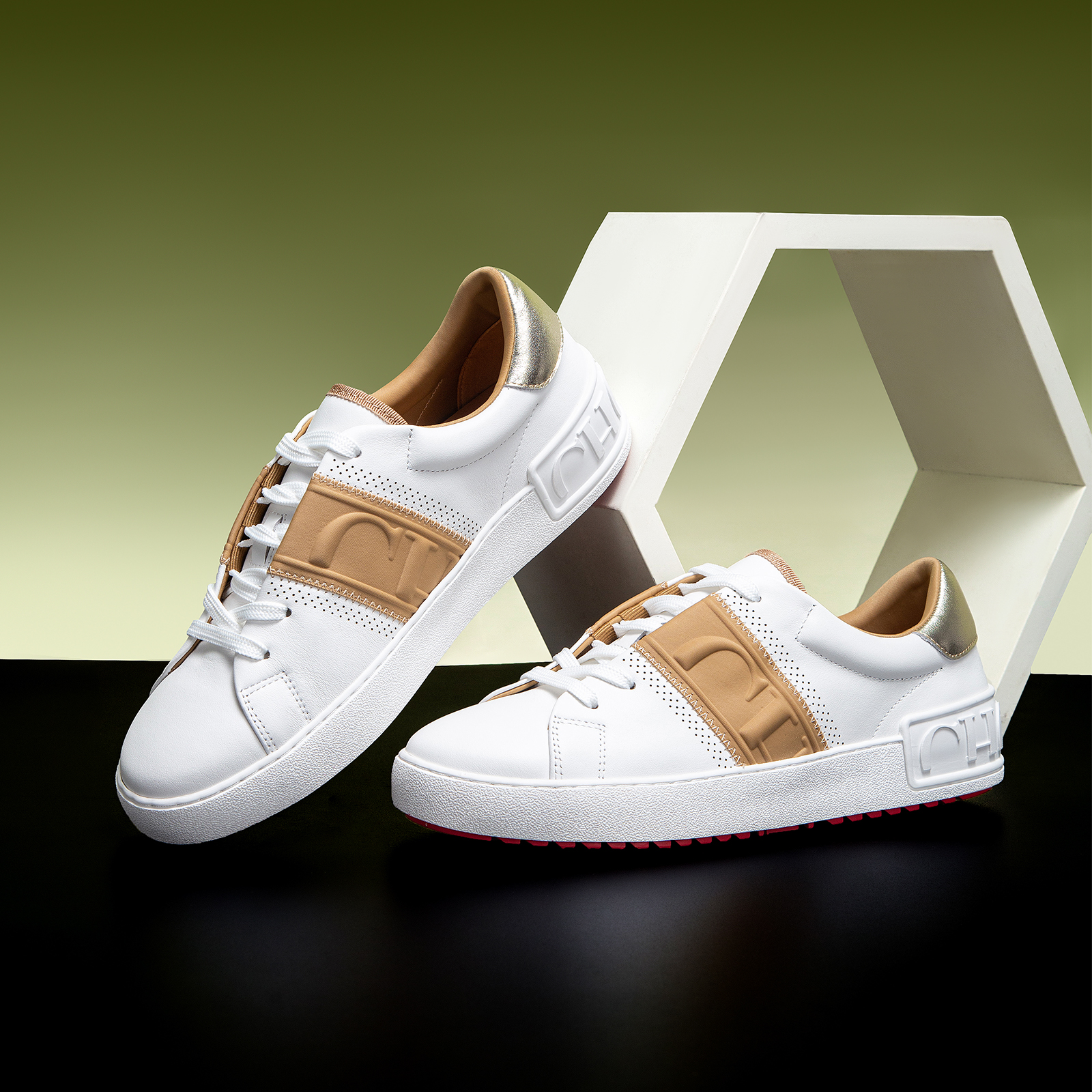 CHCH Women Casual Shoes White Flat Board Shoess Balance Technology Press Insole Comfort Sneakers Luxury Brand 2025 New