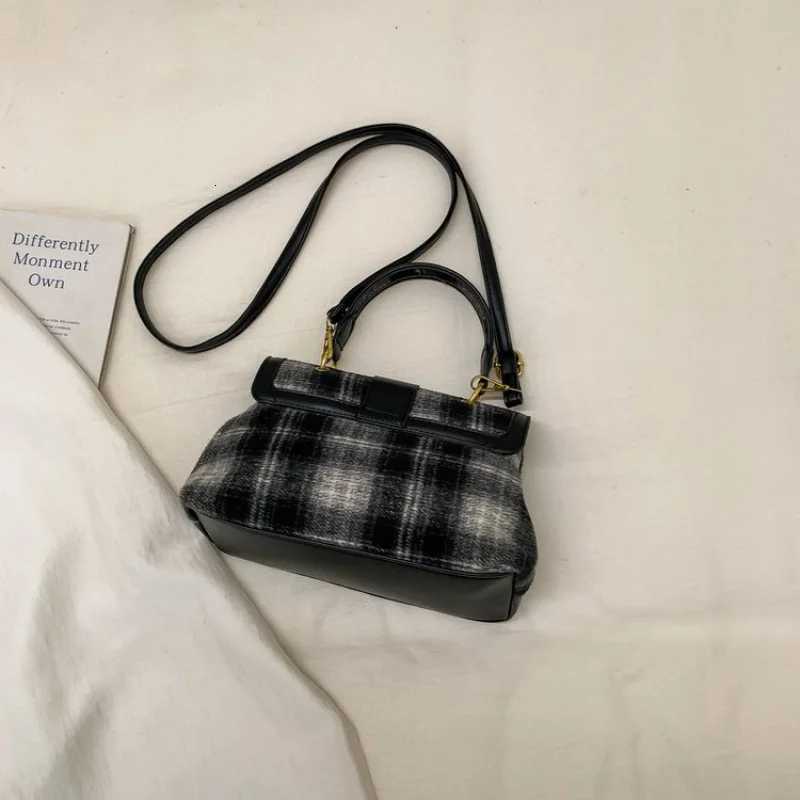 Vintage Suede Plaid Handbag for Women2025Winter New Versatile Retro Fashion Commuter Single Shoulder Crossbody BagT251213