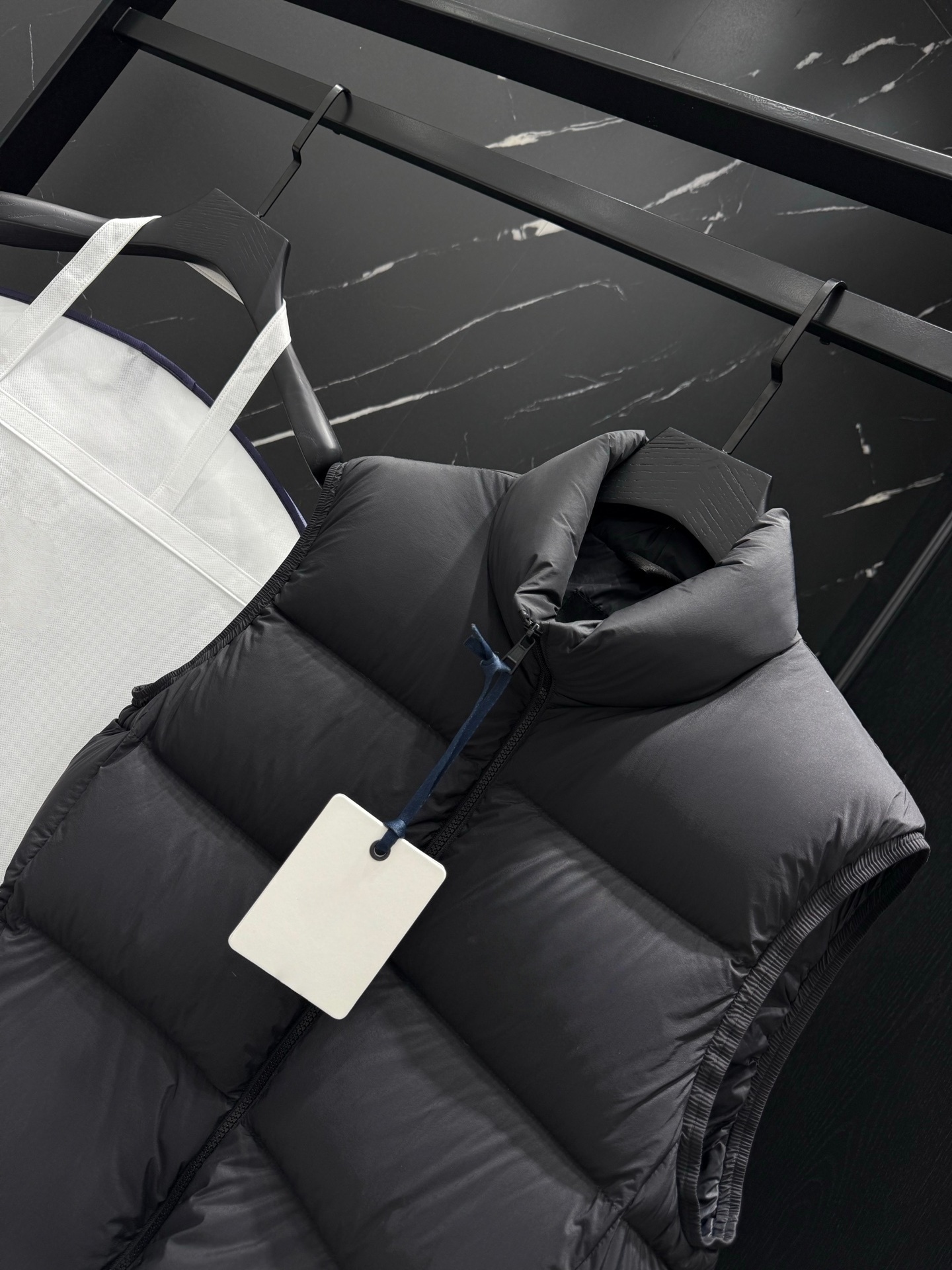 2025 New Men's Down Vest - Stylish and Versatile