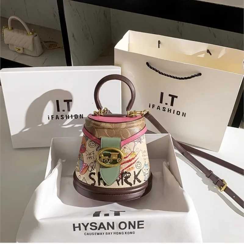 Womens handbag high-end designer single shoulder crossbody bag 2024 new light luxury contrasting color bucket bagT251213