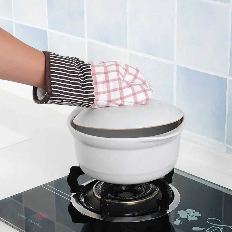 Cooking Oven Potholders Oven Mitts Kitchen Gloves Mitts 1 Pc Cotton Fashion Kitchen Pad Microwave Baking BBQ H251212
