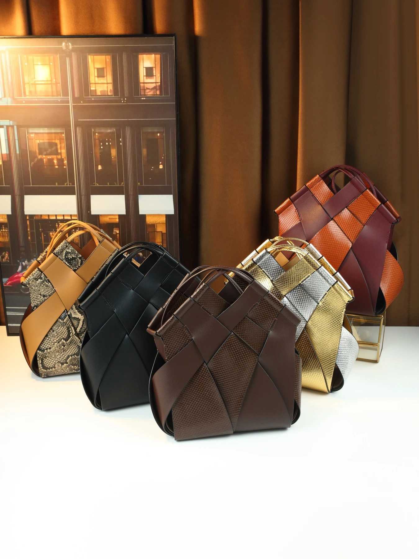 Fashion woven contrasting color mother and child bag women go out versatile shoulder crossbody bucket bagT251213