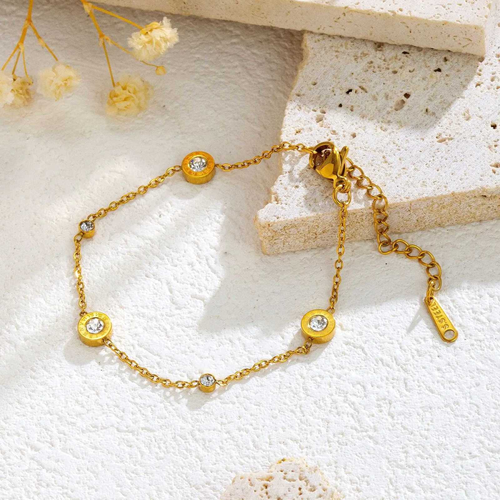 Luxury Gold Plated Stainless Steel Dazzling Zircon for Women Girls Roman Number Design Fashion Charm Party Jewelry Gift M251213
