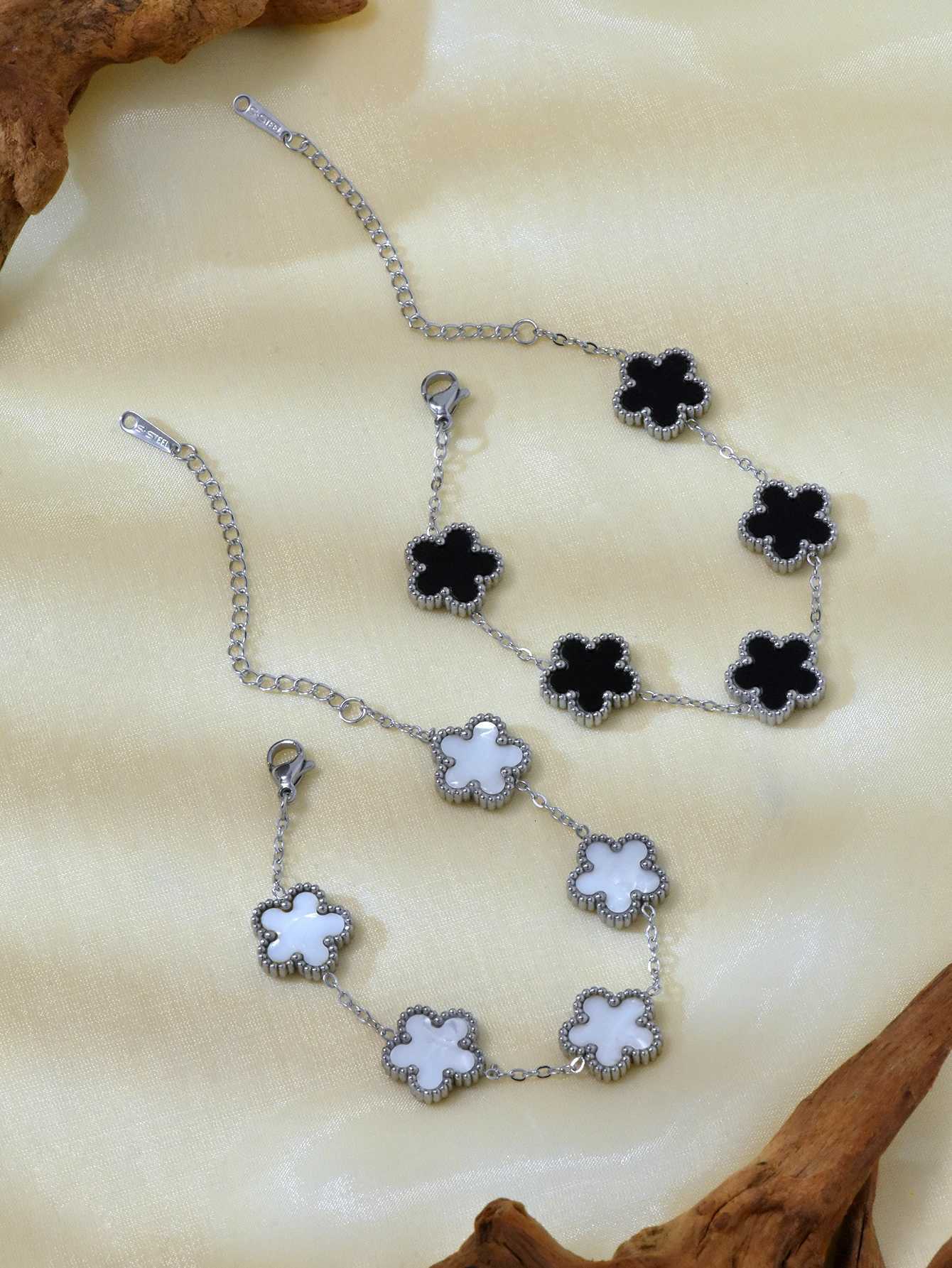 luxury Light Luxury Lucky Stainless Steel Five Flower for Womens Daily Commuter Accessories Jewelry M251213