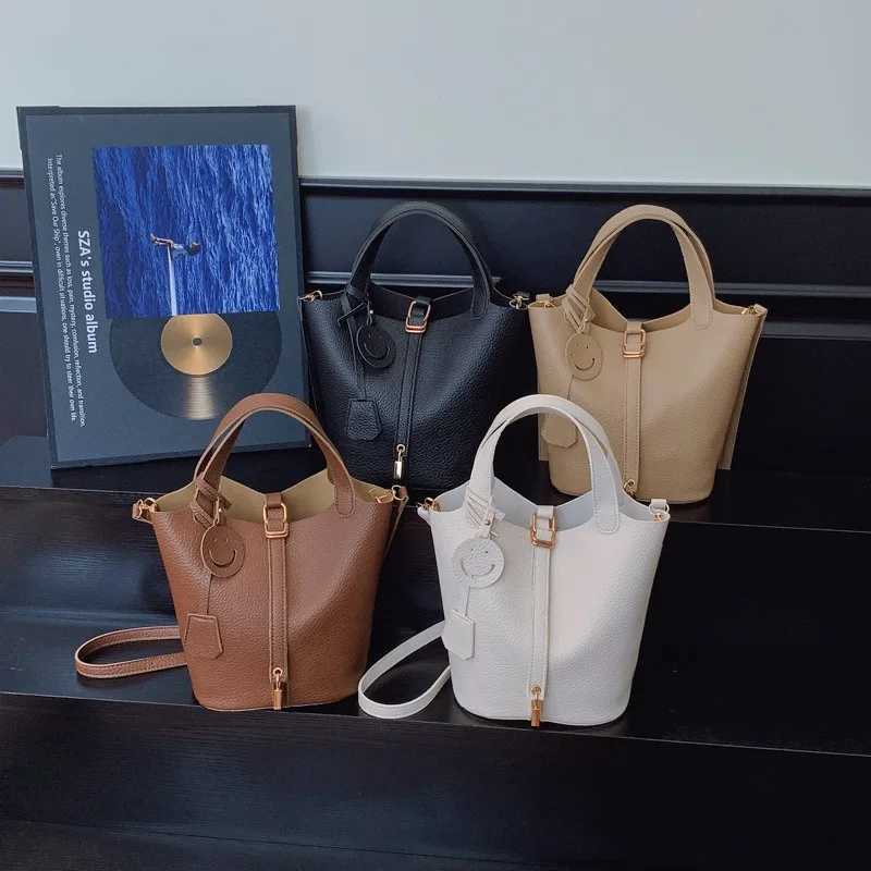 High-end Feel Bucket Bag for Women 2025 New Retro Fashion Versatile Shoulder Bag Stylish Textured Commuter Crossbody BagT251213